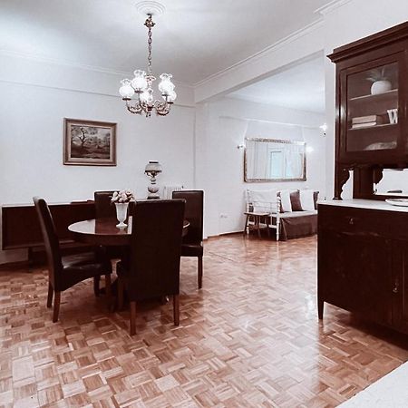 أثينا Vintage 2-Bedroom Apt In The Heart Of The City المظهر الخارجي الصورة
