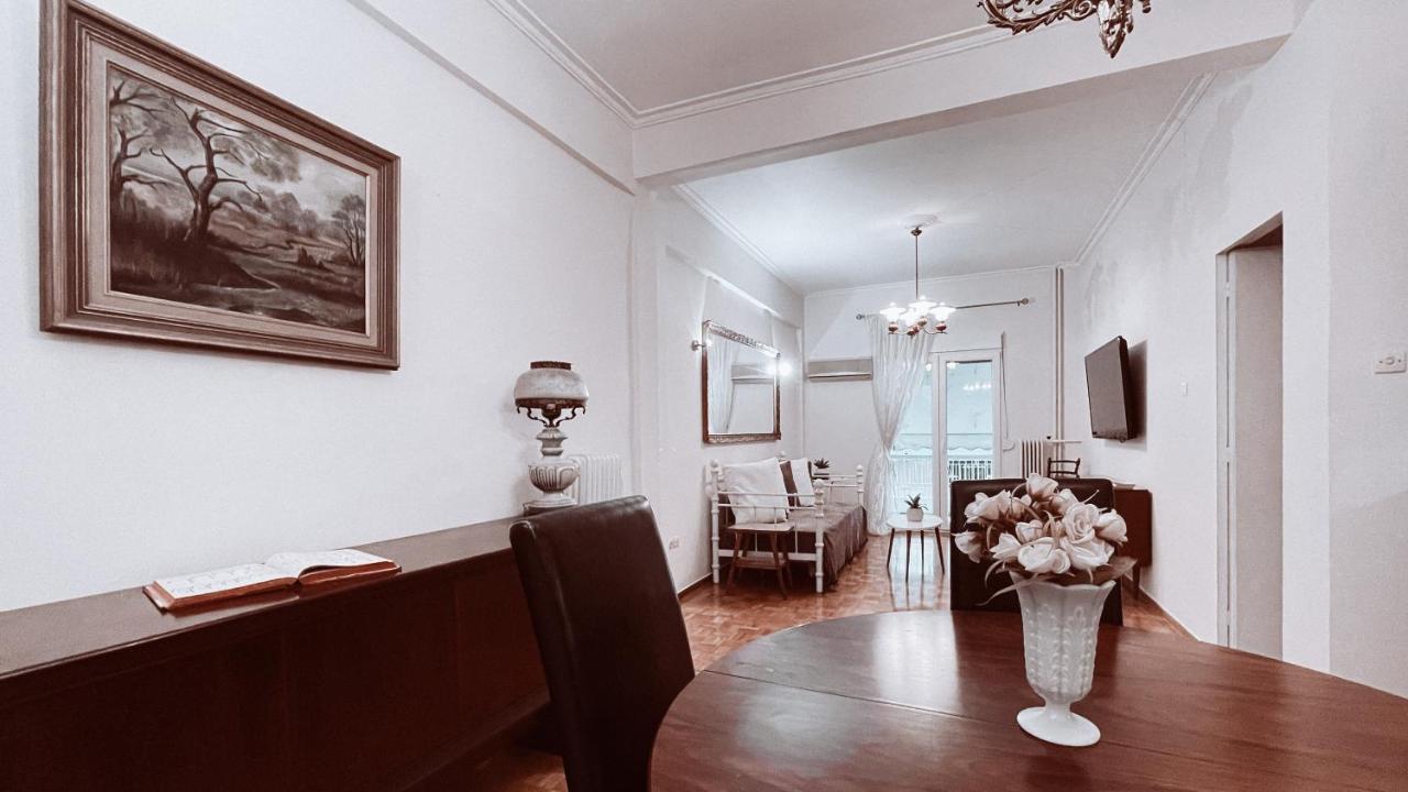 أثينا Vintage 2-Bedroom Apt In The Heart Of The City المظهر الخارجي الصورة