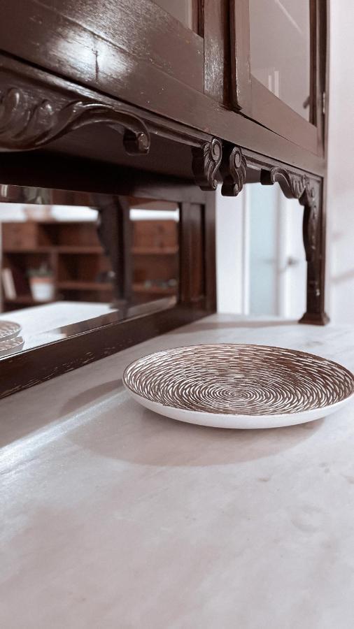 أثينا Vintage 2-Bedroom Apt In The Heart Of The City المظهر الخارجي الصورة