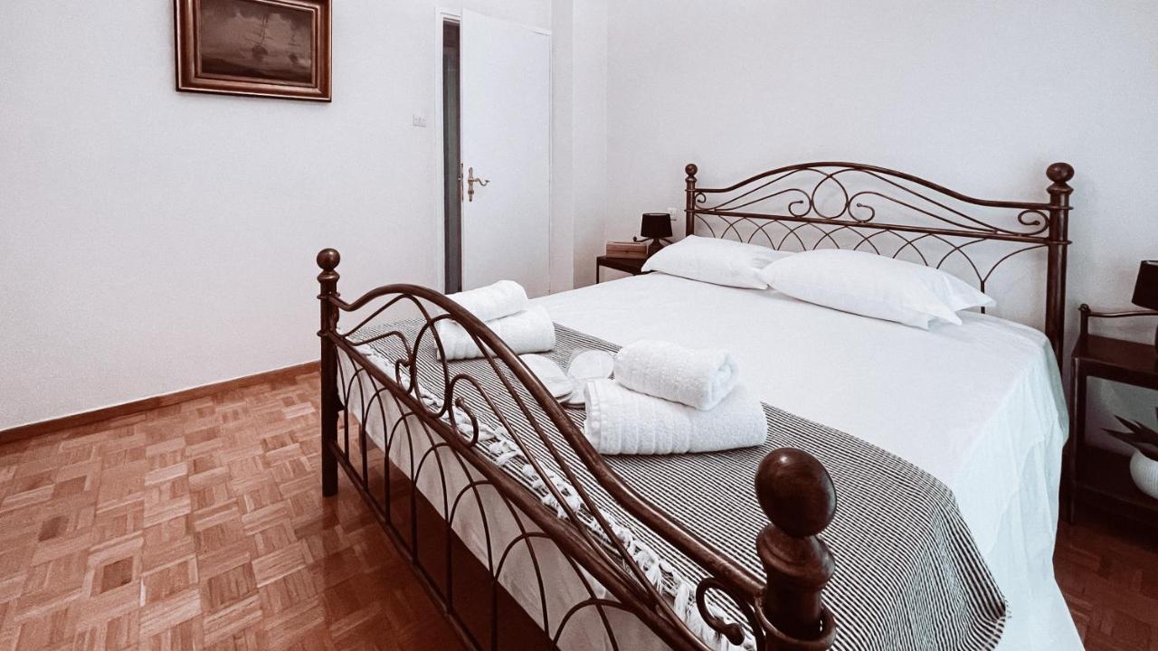 أثينا Vintage 2-Bedroom Apt In The Heart Of The City المظهر الخارجي الصورة