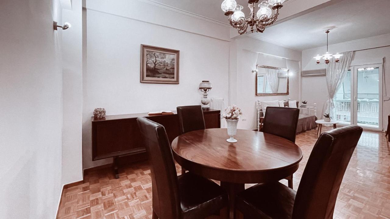 أثينا Vintage 2-Bedroom Apt In The Heart Of The City المظهر الخارجي الصورة