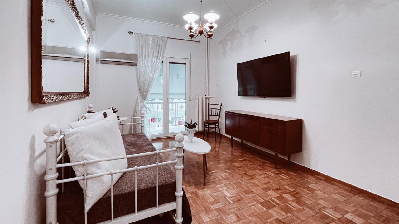 أثينا Vintage 2-Bedroom Apt In The Heart Of The City المظهر الخارجي الصورة